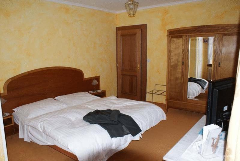 Hotel De Bahyse ブロネ エクステリア 写真